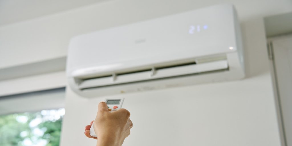why does my air conditioner turn off by itself